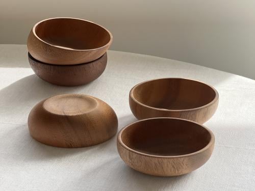 وعاء خشب عميق