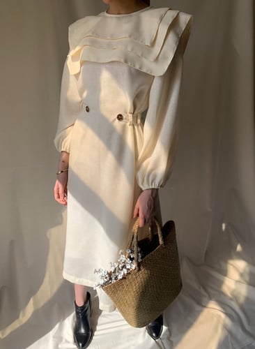 فستان ابيض قطعه واحده