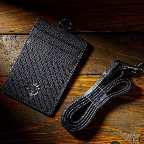 حامل بطاقه لايون