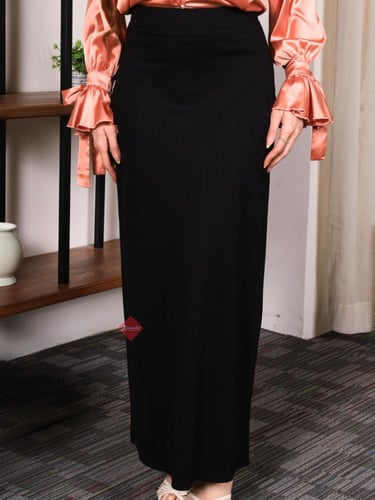 تنورة نسائية مخططة ستايل مستقيم