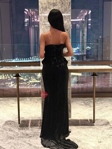 فستان سهرة تب طويل مخمل مطرز بالترتر اللامع