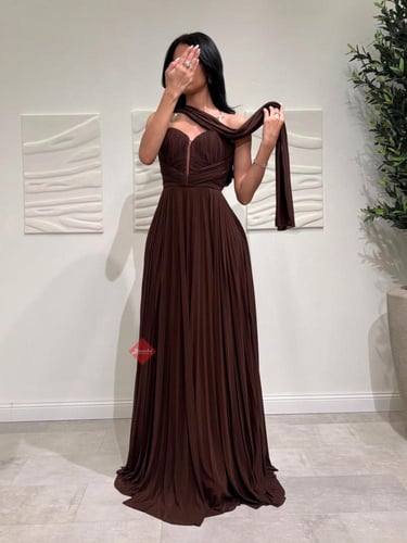 فستان سهرة ناعم تب بليسيه بكلوش