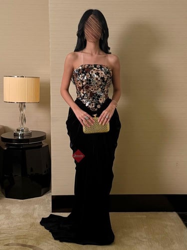 فستان سهرة تب طويل مخمل مزين بالترتر الملون