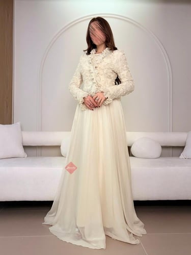 فستان راقي مكون من قطعتين مزين بالورود و الشيفون ا...