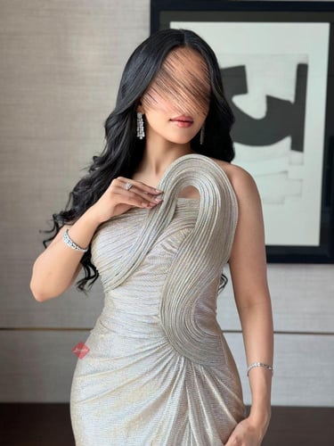 فستان سهرة طويل بستايل مختلف