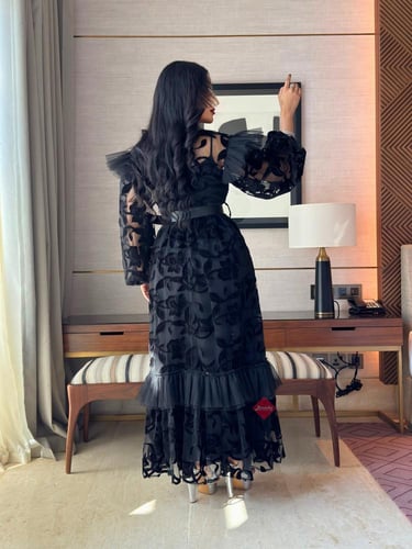 فستان دانتيل برسومات مشجرة مميزة