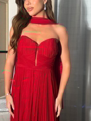 فستان سهرة ناعم تب بليسيه بكلوش