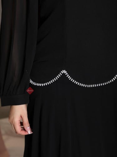 فستان شيفون طويل ناعم هاينك مزين بالكريستال بأكمام...