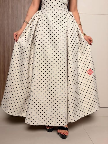 فستان سهرة منقط بتصميم عصري ستايل مميز