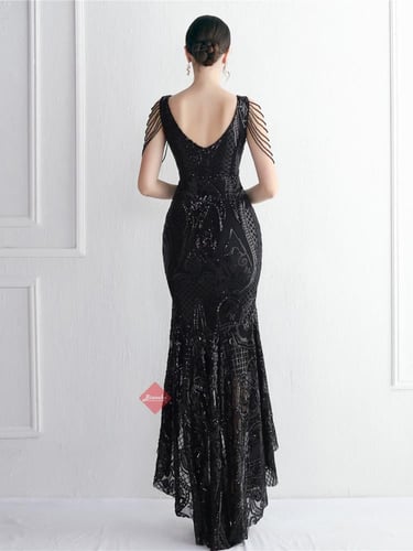 فستان سهره ستايل ساندريلا بتطريز ترتر ومزين بالخرز...