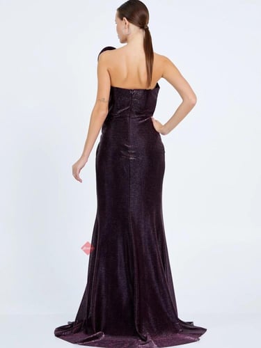 فستان سهرة طويل بستايل مختلف