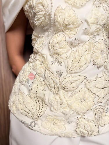 طقم بنطلون و بلوزة مزينة بالورود ستايل اوف شولدر