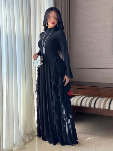 فستان تل ناعم مزين بالكرانيش