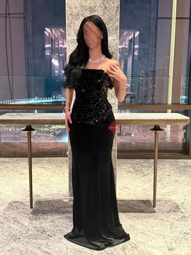 فستان سهرة تب طويل مخمل مطرز بالترتر اللامع