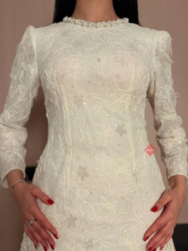 فستان سكري سهرة بأكمام طويلة مزينة بالدانتيل الراق...