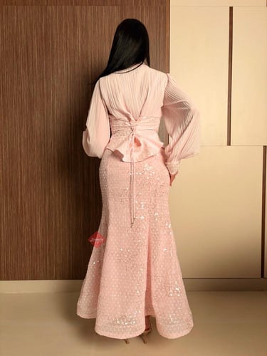 طقم راقي بلوزة كورسيه وتنورة حورية البحر مزينة بال...