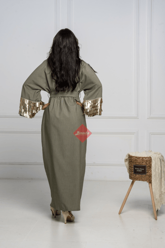 فستان ناعم طويل بأكمام طويلة واسعة سبايكي