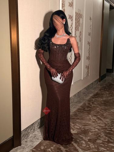 فستان سهرة طويل دانتيل ستايل تب مزين بالكريستال