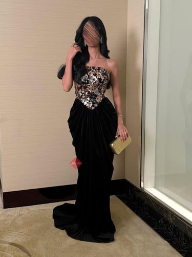 فستان سهرة تب طويل مخمل مزين بالترتر الملون