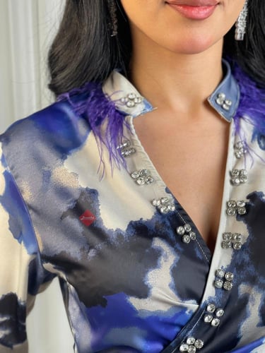 فستان مشجر ميدي بتمويجات ساحرة و اكمام مزيينة بالك...