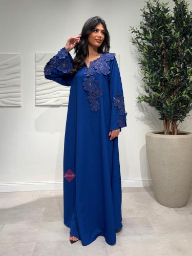 جلابية نسائية بتطريز ورود أنيق وراقي