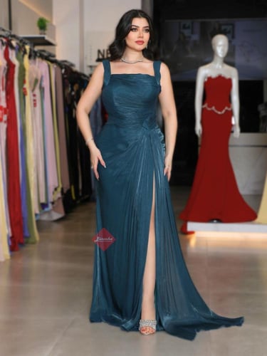 فستان سهرة طويل ناعم بليسيه ستايل كت