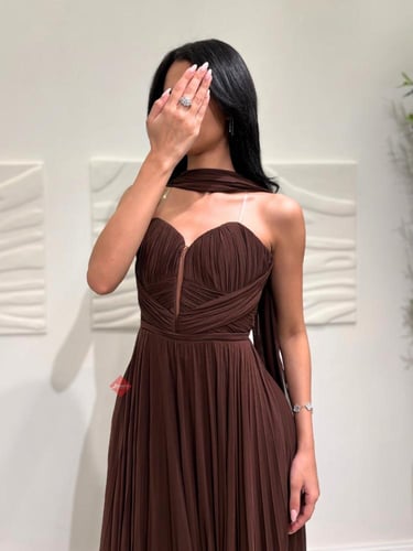 فستان سهرة ناعم تب بليسيه بكلوش