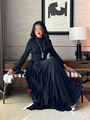 فستان تل ناعم مزين بالكرانيش