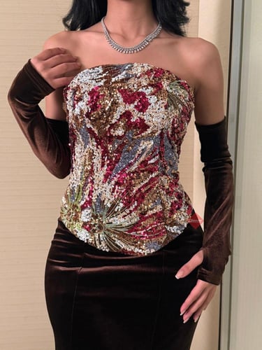 فستان سهرة تب طويل مخمل مطرز بالترتر الملون