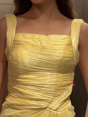 فستان سهرة طويل ناعم بليسيه ستايل كت