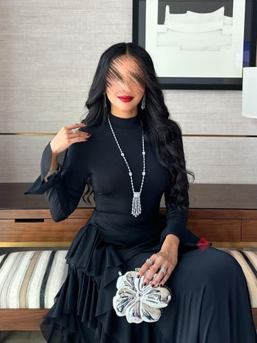 فستان تل ناعم مزين بالكرانيش