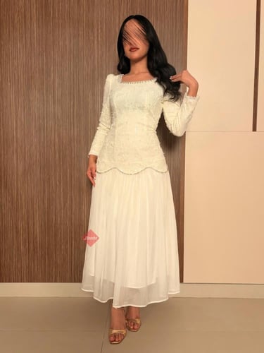 فستان سهرة بأكمام طويلة من الدانتيل الراقي مزين با...