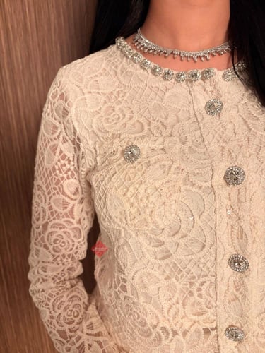 طقم راقي بلوزة و تنورة بتصميم مزينه بالدانتيل الرا...