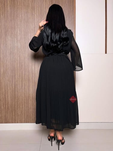 فستان ناعم شيفون بأكمام واسعة مع حزام مزين بالكريس...