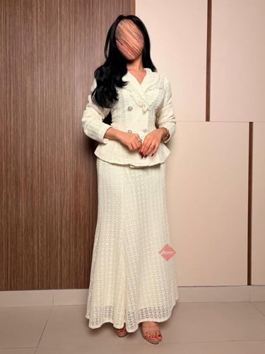 طقم راقي بلوزة باكمام طويلة و تنورة ستايل حورية ال...