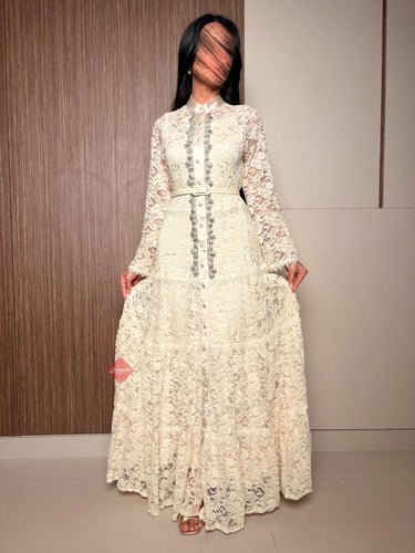 فستان سهرة بأكمام طويلة دانتيل وكريستال لامع