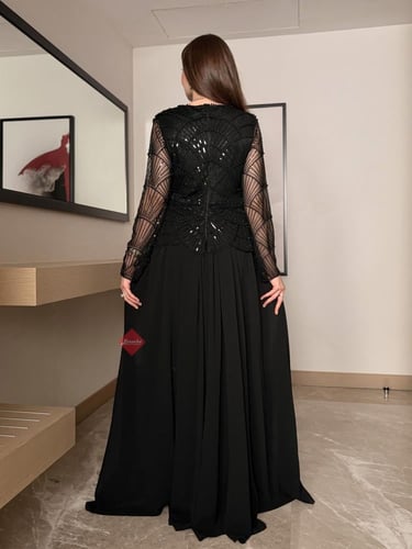 فستان سهرة طويل ستايل مميز مزين بالخرز والترتر الل...