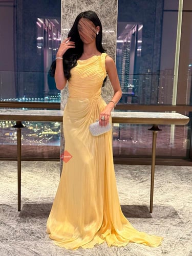 فستان سهرة طويل ون شولدر بليسيه بلمعة ساحرة