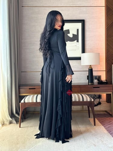 فستان تل ناعم مزين بالكرانيش