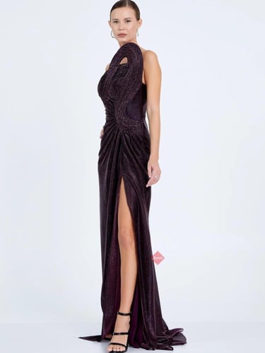 فستان سهرة طويل بستايل مختلف