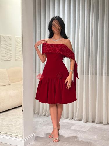 فستان جوخ شموه بقصة أوف شولدر أنيقة