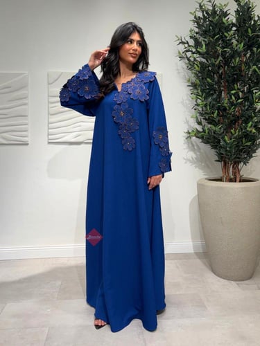 جلابية أنيقة بتطريز ورود فاخر