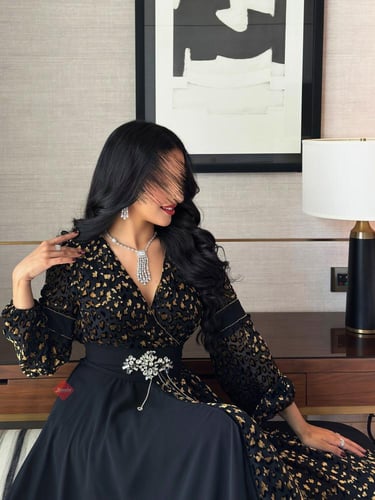 فستان طويل مشجر برنت نمري مزين بكريستال