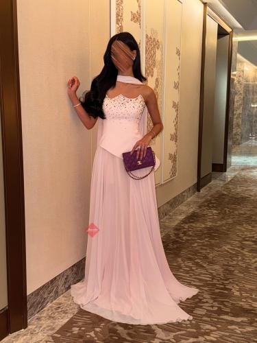 فستان سهرة تب طويل مطرز بالخرز