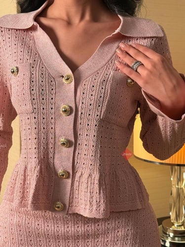 طقم راقي قميص بأزرار وتنورة بقصة حورية البحر الأني...