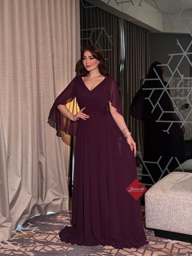 فستان سهرة ناعم بأكمام شيفون منسدلة