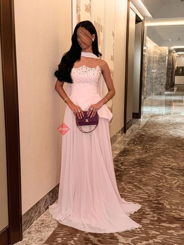 فستان سهرة تب طويل مطرز بالخرز