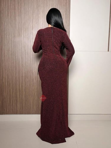 فستان ناعم طويل بتفاصيل هدب اسود مميز