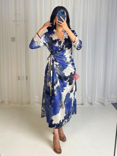 فستان مشجر ميدي بتمويجات ساحرة و اكمام مزيينة بالك...