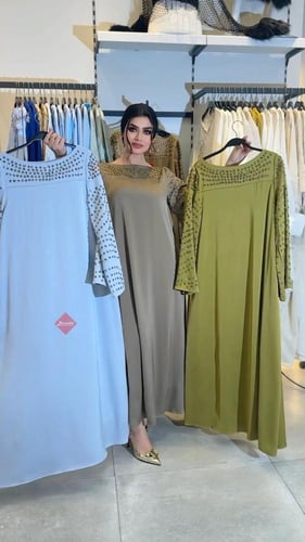 جلابية فضفاضة بتطريز ذهبي نسائية